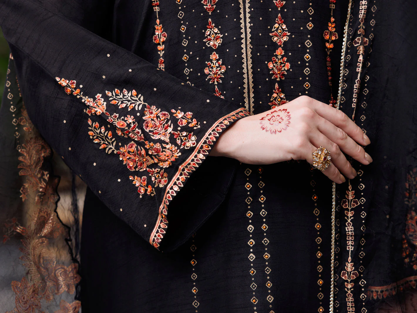 BLACK SHEESHA SILK 3PC STITCHED | ALP-3PS-2031/S AM-3001A - Image 4
