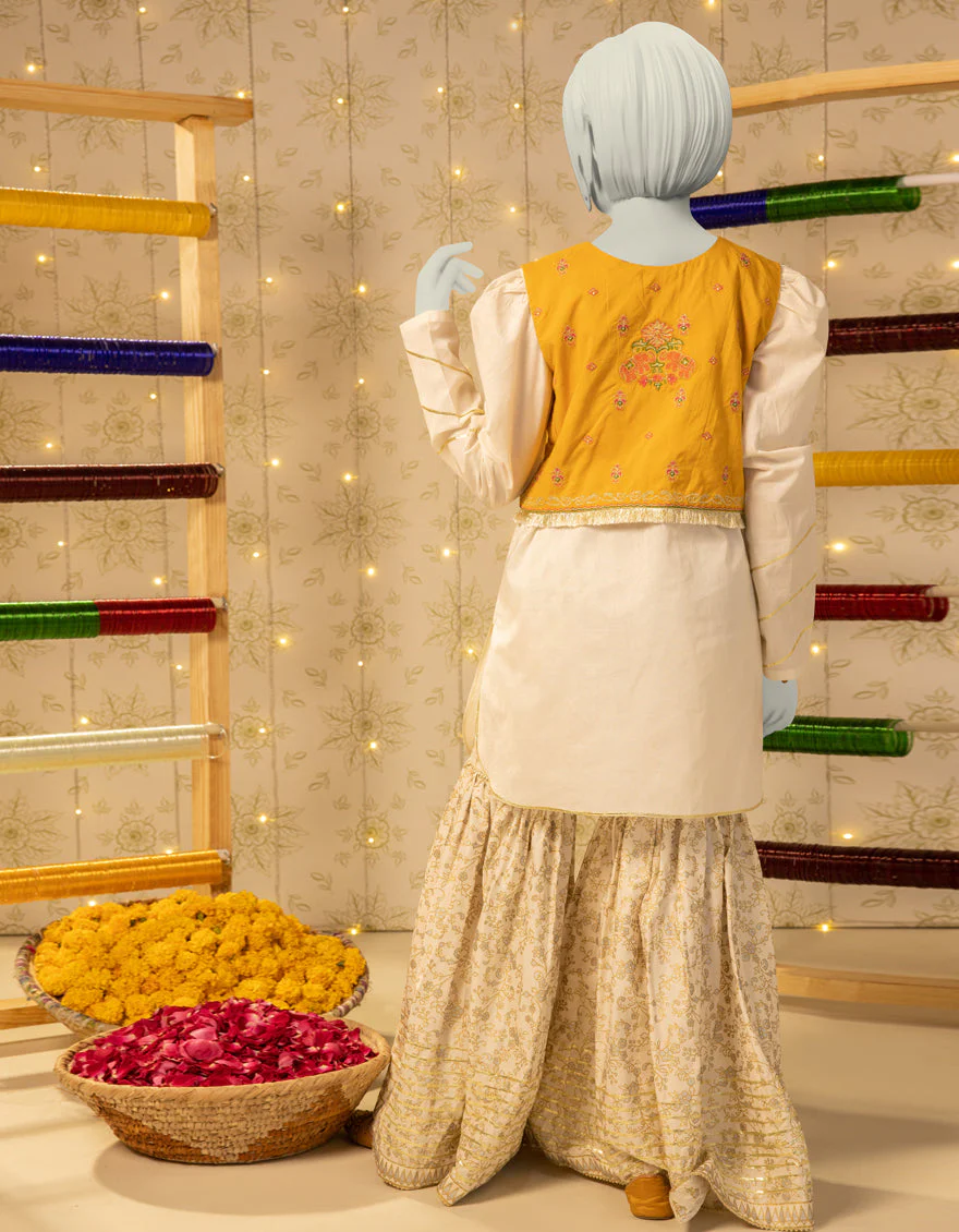 OFF WHITE LAWN 2PC STITCHED | JGK-S-JTST-25-437 FB/ZARI GUL-01 - Image 3